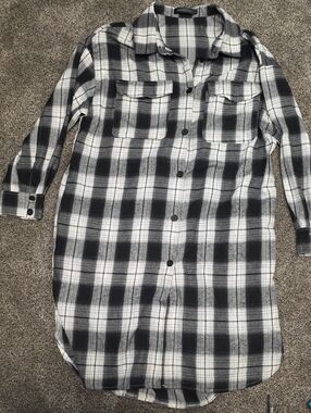 Women's Long Sleeve Black and White Plaid Shirt Dress